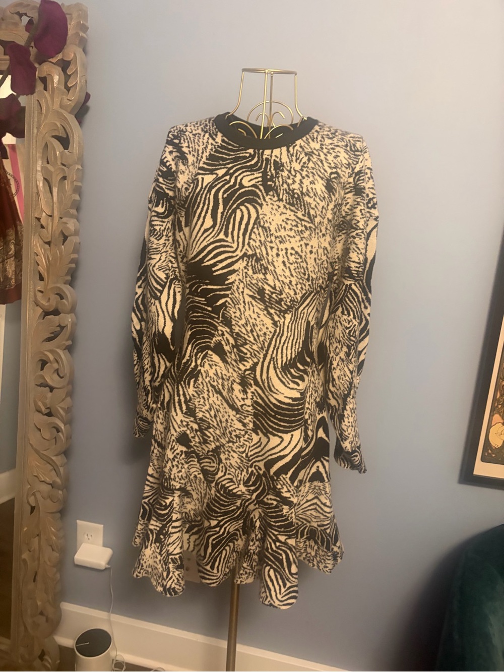 Abstract Anthropologie Black and White Long Sleeve Knit Swing Dress